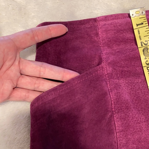 Vintage 1980's Wilson Leather Fuchsia Suede Pencil Skirt - Picture 9 of 11